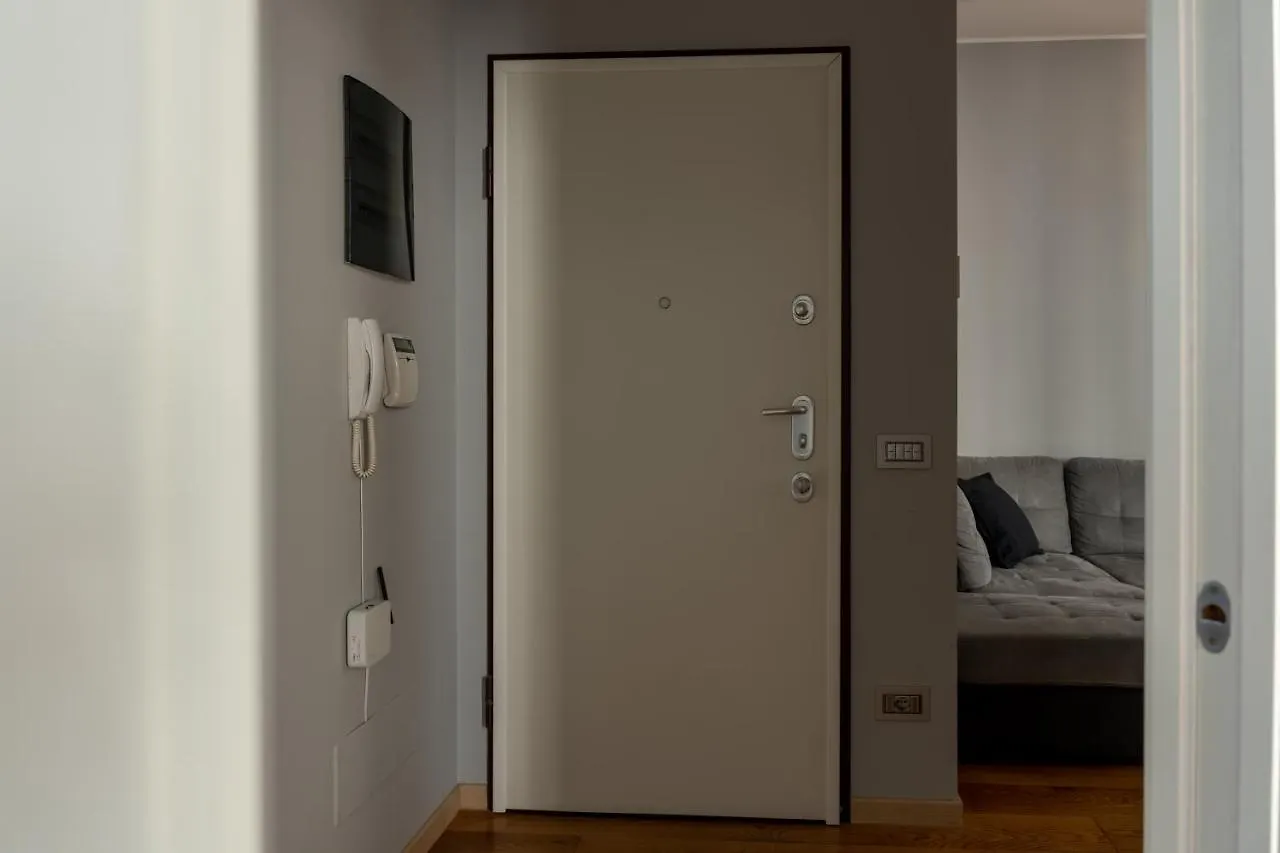 5 Min Duomo Luxury Home In Brera Design District Milan Apartment