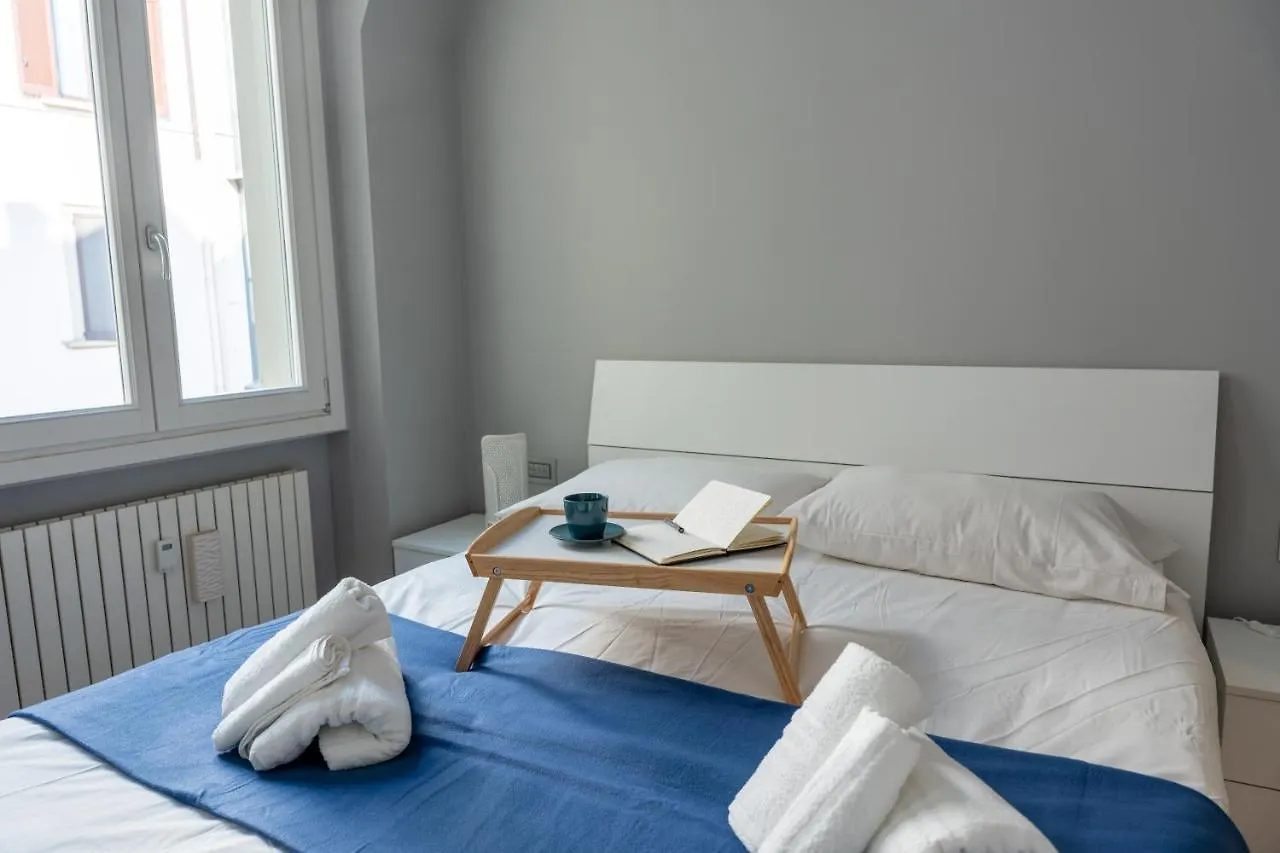 Apartment 5 Min Duomo Luxury Home In Brera Design District Milan Italy